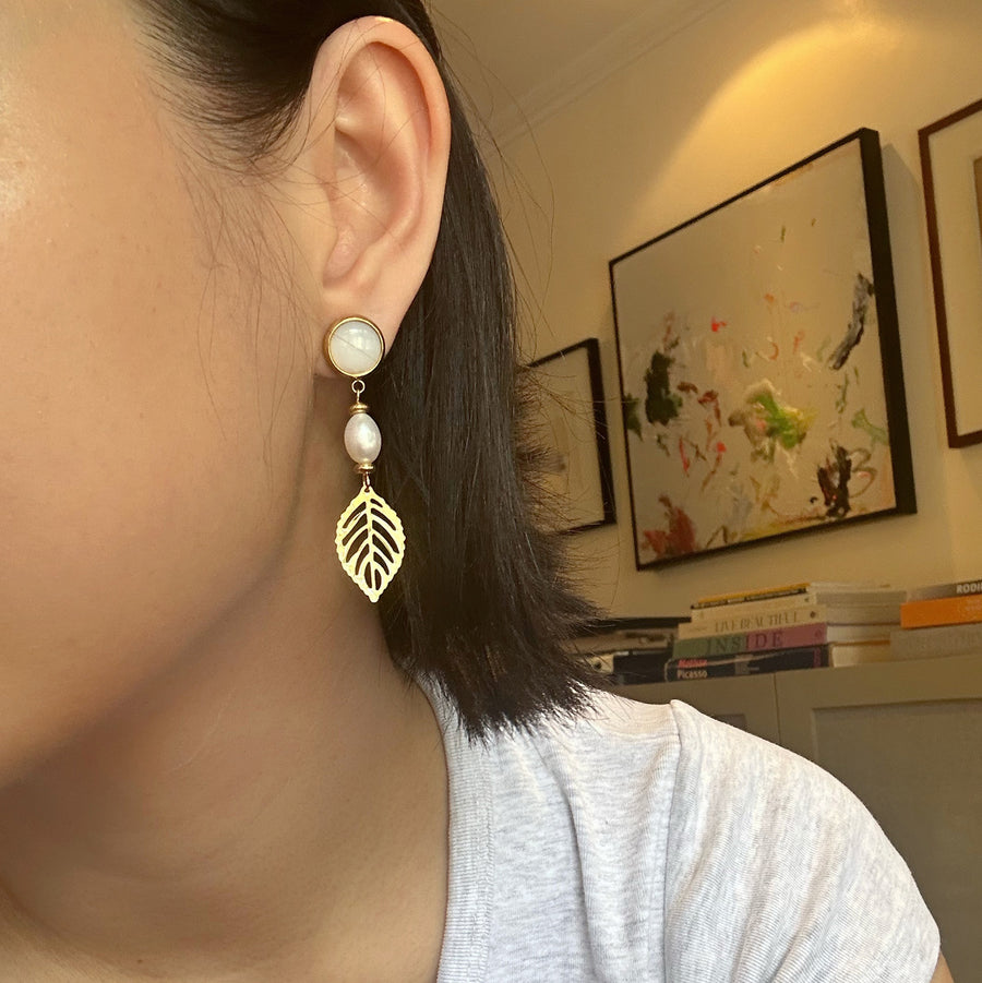 Lau Earrings in Mother of Pearl