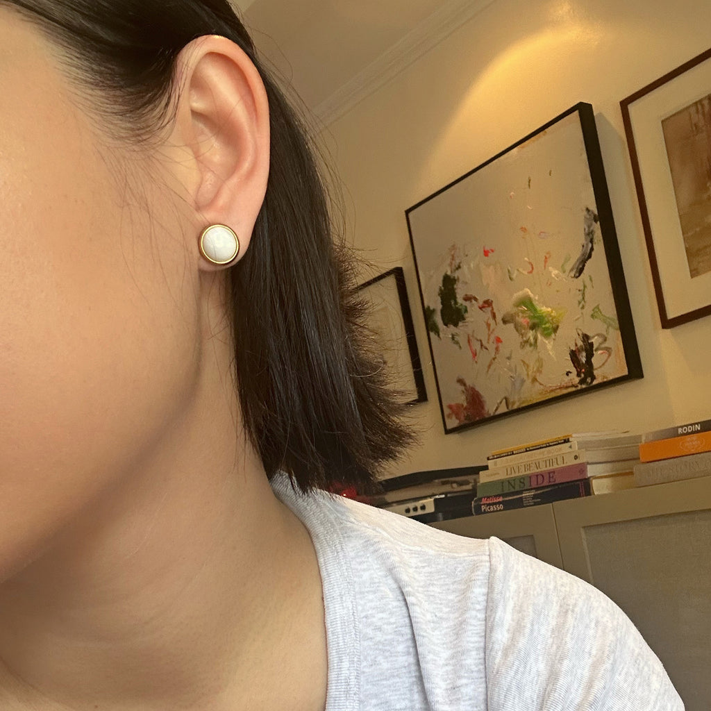 2-in-1 Lia Earrings in Mother of Pearl