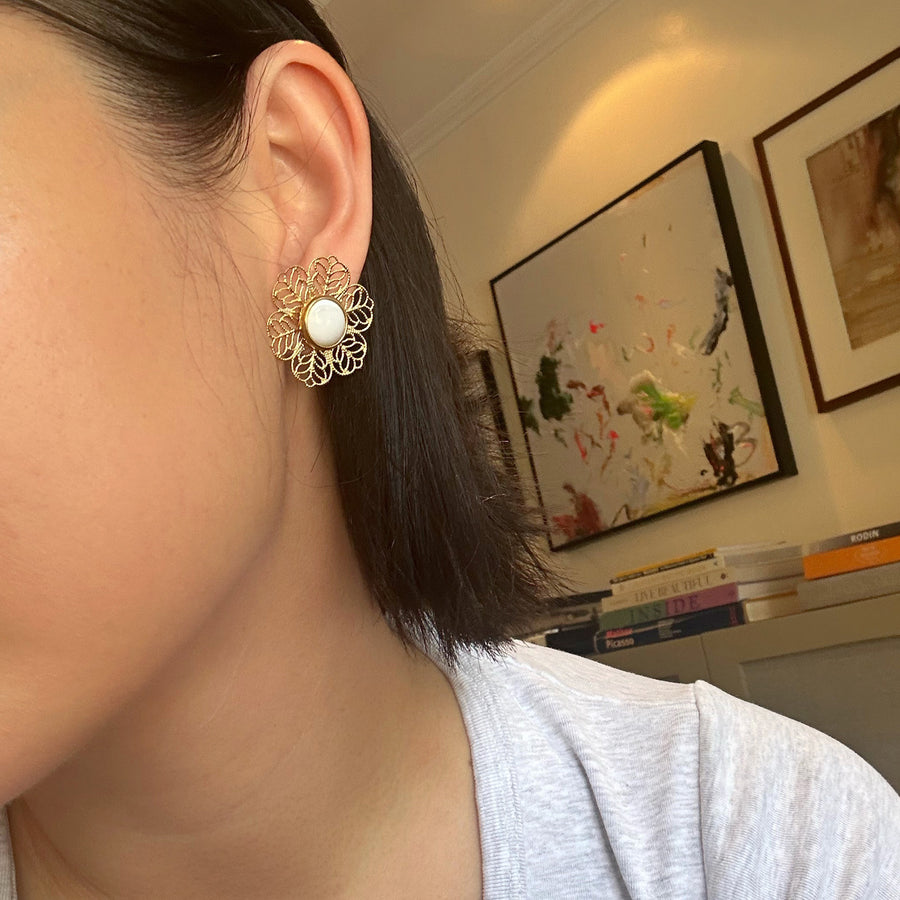 2-in-1 Lia Earrings in Mother of Pearl