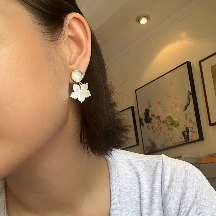 Liv Earrings in Mother of Pearl