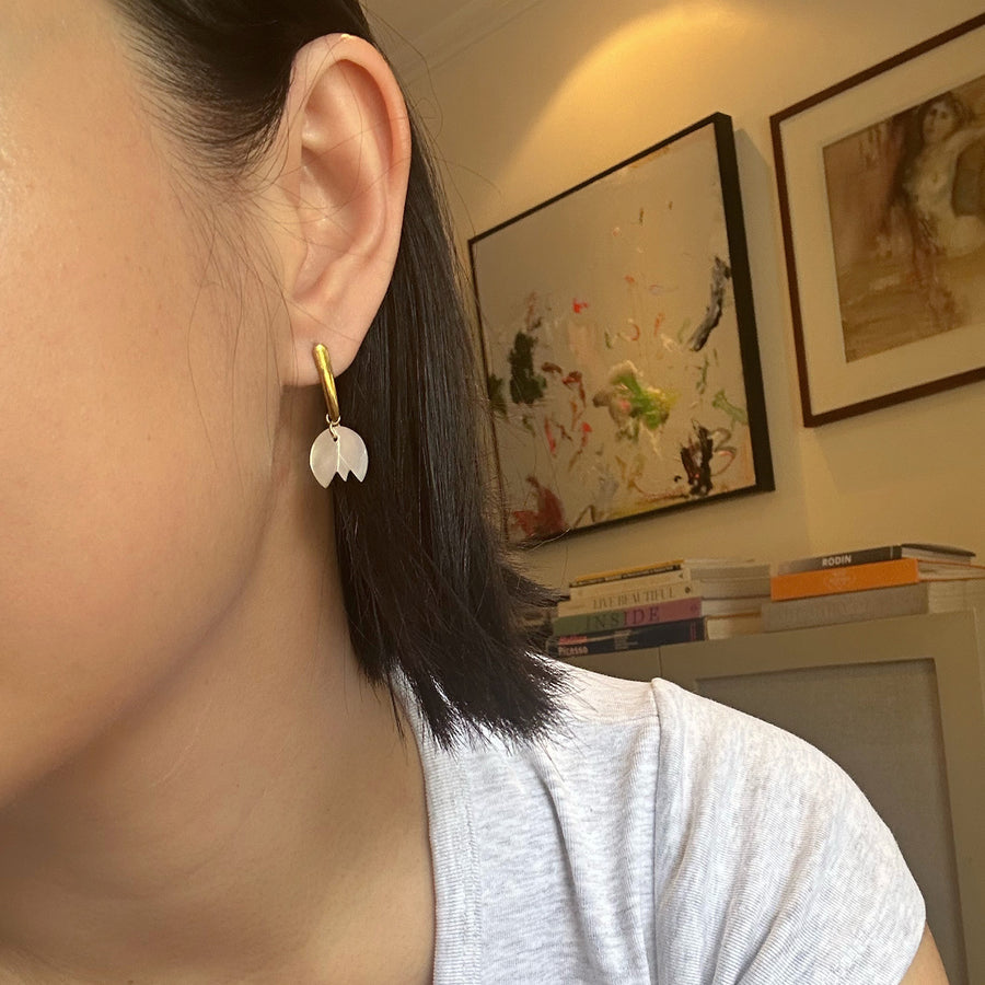 Via Earrings in Mother of Pearl