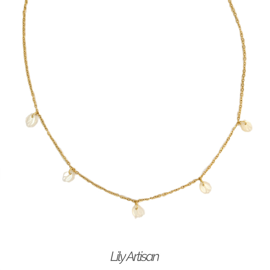 Raya Necklace in Mother of Pearl